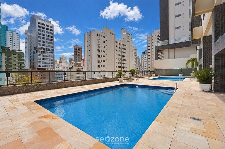 Studio em Cond. c/ Piscina a 950m da Pr SUL1004