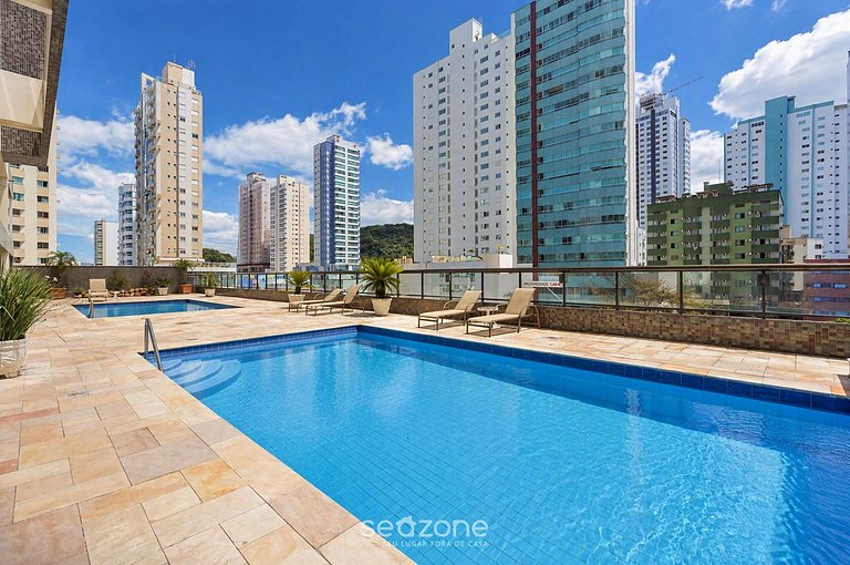 Studio em Cond. c/ Piscina a 400m da Pr SUL1004
