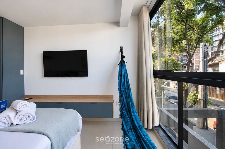 Studio em Cond. c/ Piscina a 480m AZZ0102