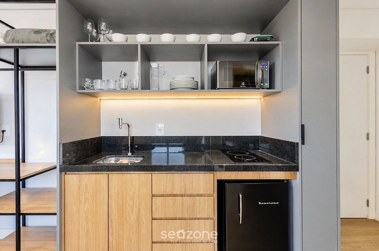 Studio a 50 metros da praia em condomínio PSOB1103