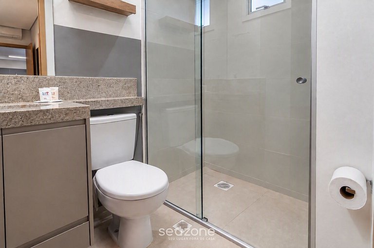 Apto. Bien ubicado en Condo. GRLA0803