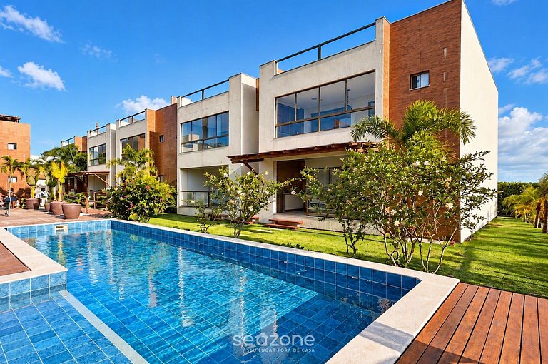 Casa em Cond. c/ Piscina e Lago VPG0103