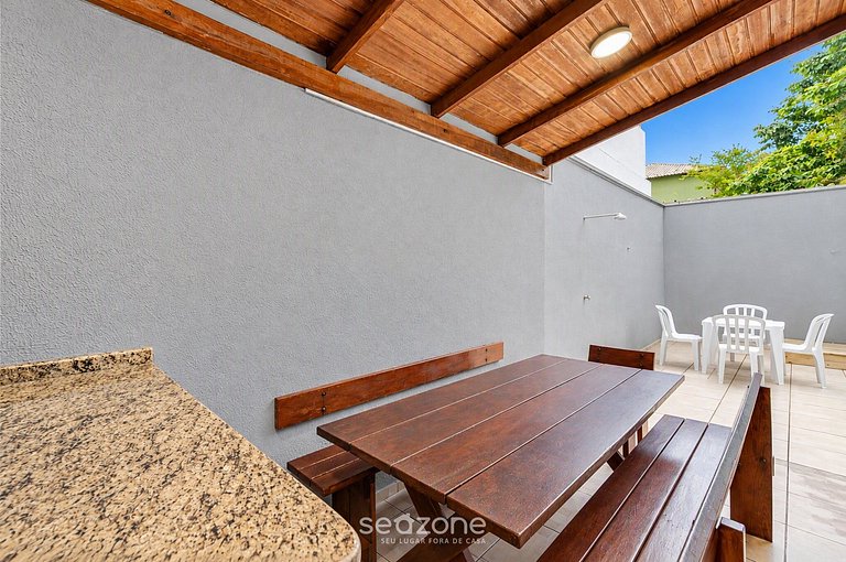 Casa em cond c piscina 150m praia Mariscal CCM004