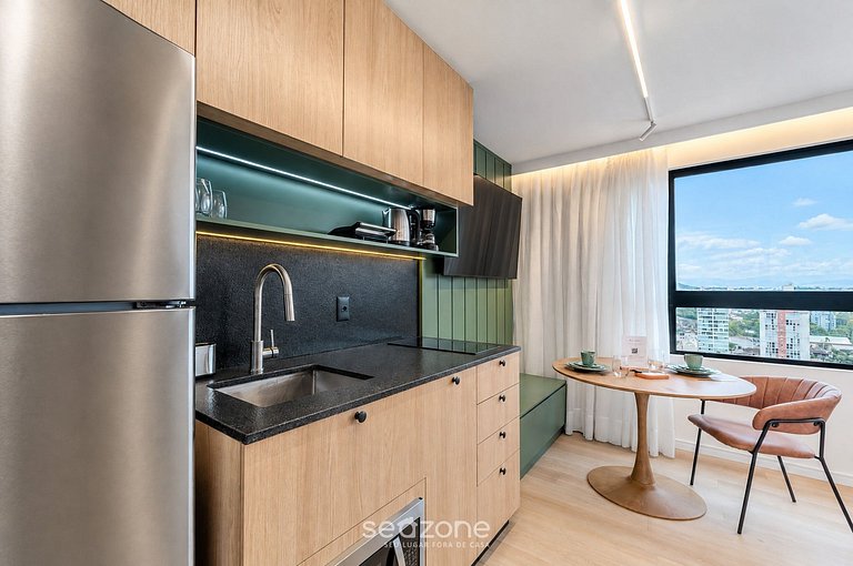 Studio em Cond. c/ Piscina e Vista Cid. PIN1510
