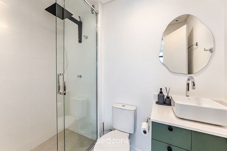 Studio em Cond. c/ Piscina e Vista Cid. PIN1510
