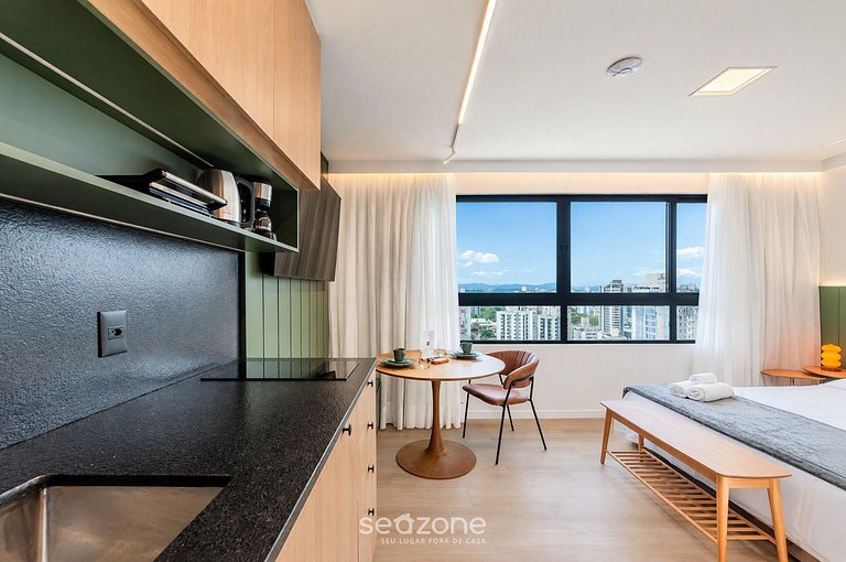 Studio em Cond. c/ Piscina e Vista Cid. PIN1510