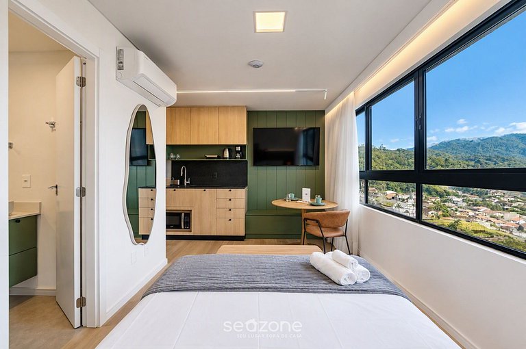 Studio em Cond. c/ Piscina e Vista Cid. PIN1510
