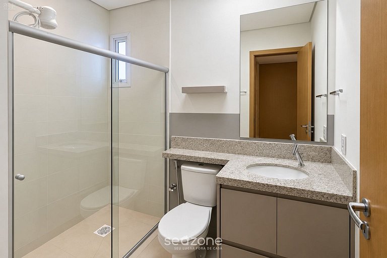 Apto. Bem localizado em Cond. c/ Piscina GRLB1603