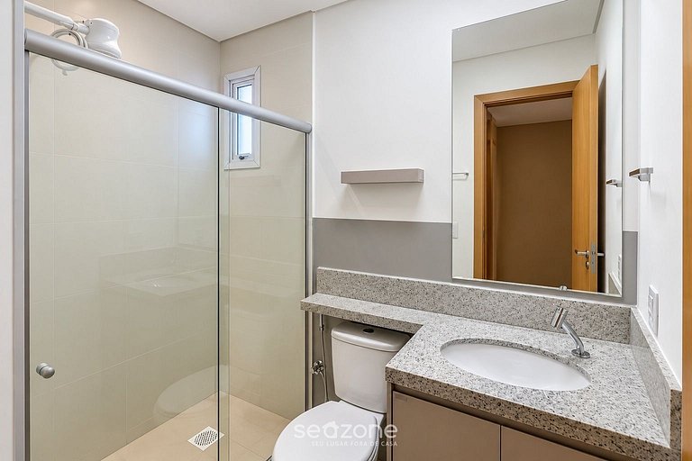 Apto. Bien ubicado en Condo. c/ Piscina GRLB1603