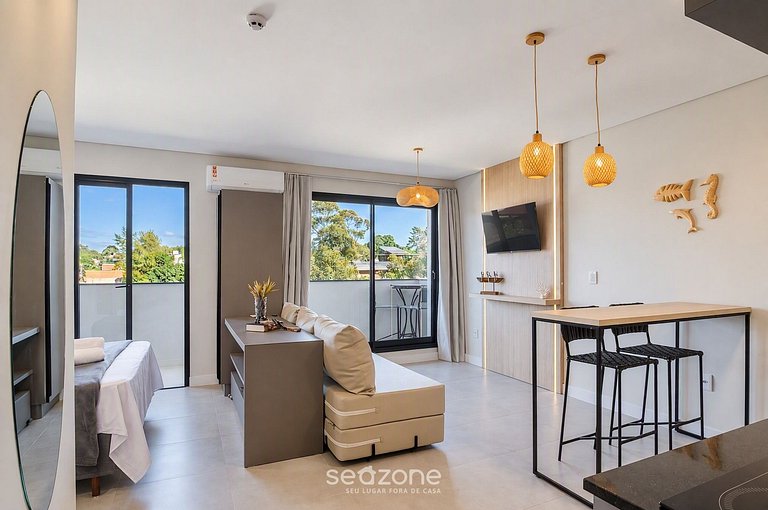 Studio em Cond. c/ Piscina e Varanda RSO0040