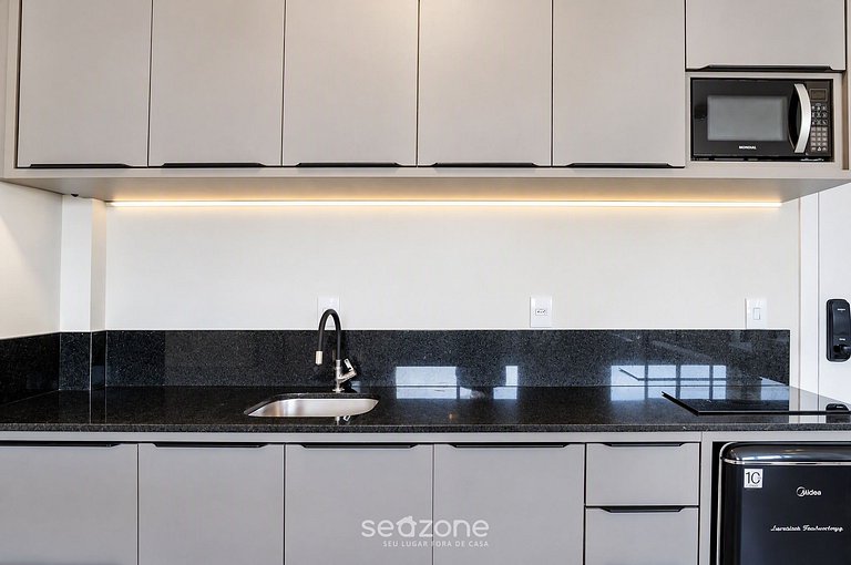 Studio em Cond. c/ Piscina e Varanda RSO0040