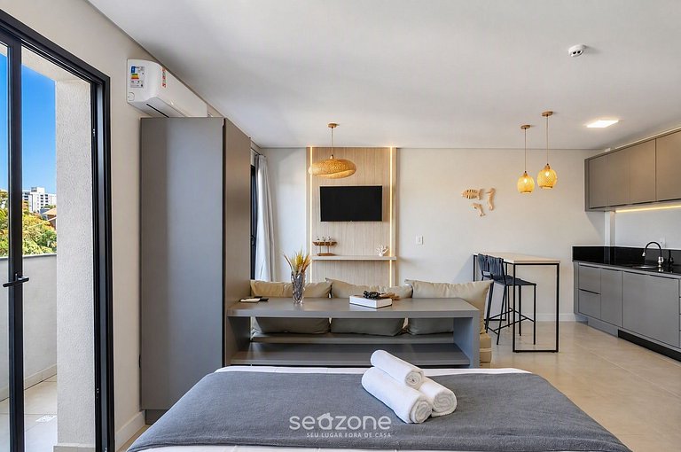 Studio em Cond. c/ Piscina e Varanda RSO0040