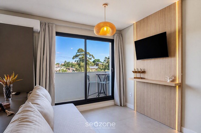 Studio em Cond. c/ Piscina e Varanda RSO0040