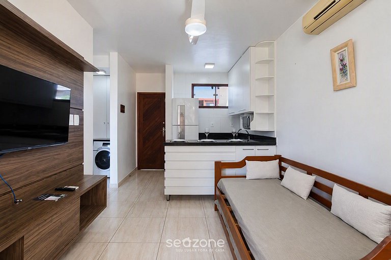 Apto. c/ Balcón en Condo. c/ Piscina PTL0130