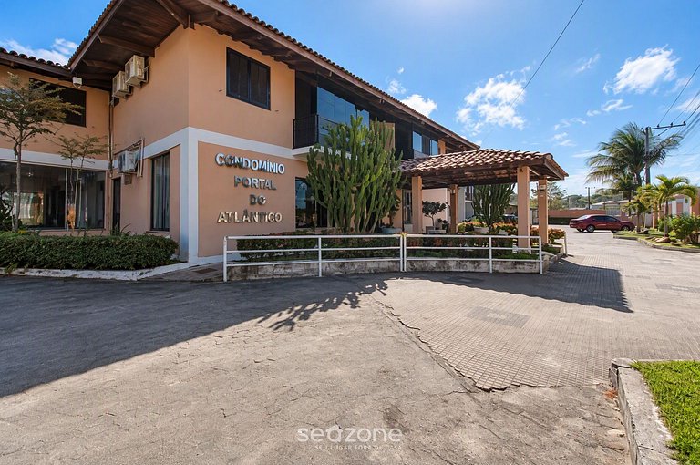Apto. c/ Balcón en Condo. c/ Piscina PTL0130