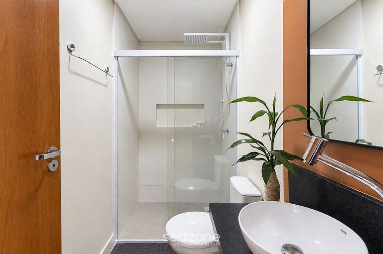 Studio em Cond. c/ Piscina e Varanda RUT0017