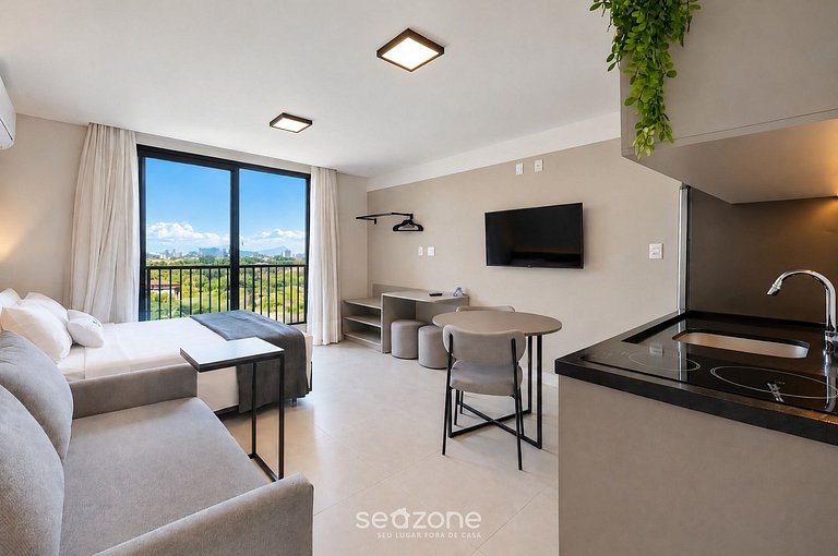 Studio em Cond. c/ Piscina e Varanda RUT0016