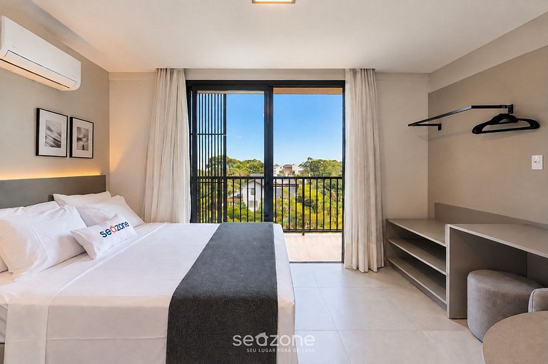 Studio em Cond. c/ Piscina e Varanda RUT0016