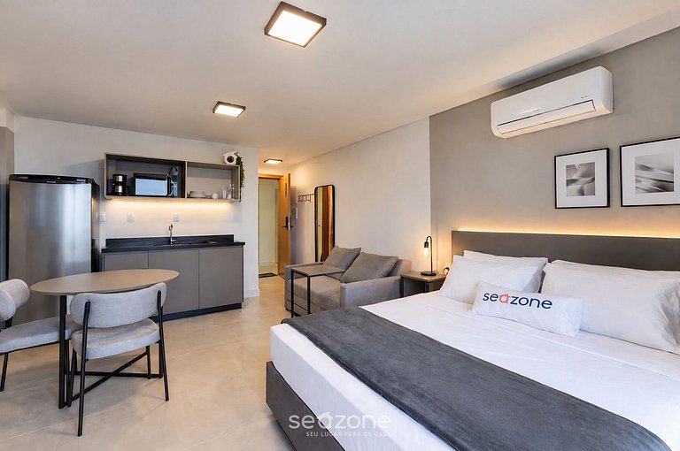 Studio em Cond. c/ Piscina e Varanda RUT0035