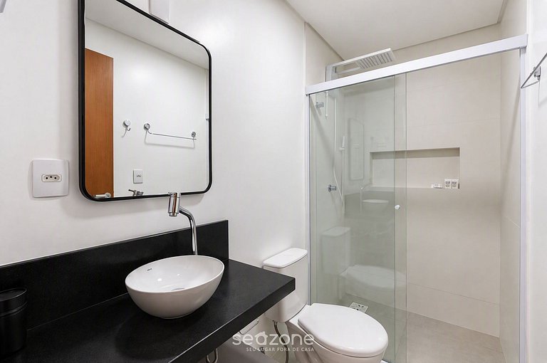 Studio em Cond. c/ Piscina e Varanda RUT0035