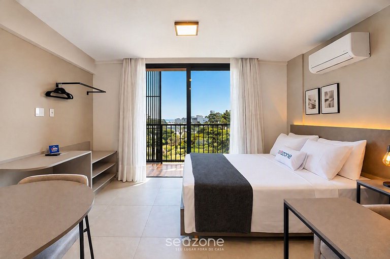 Studio en Condo. c/ Piscina y Balcón RUT0021
