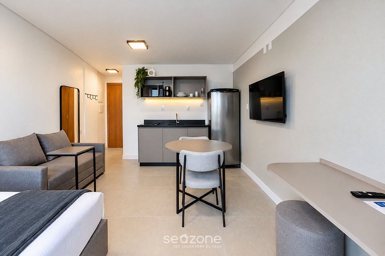 Studio em Cond. c/ Piscina e Varanda RUT0021
