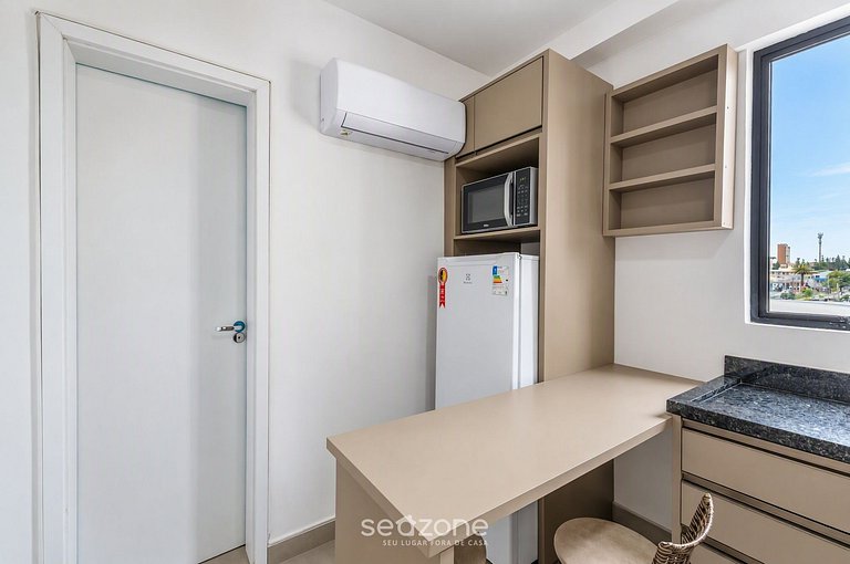 Studio em Cond. c/ Vista p/ Cidade LIS0041
