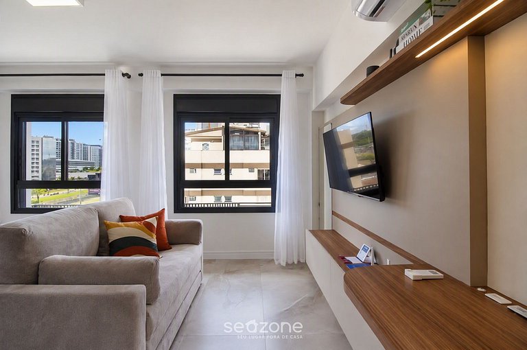 Studio em Cond. c/ Piscina e Vista Cid. IGA0503
