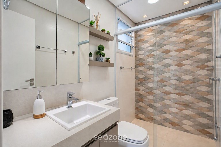 Apto. bien ubicado en Condo. c/ piscina CES0802