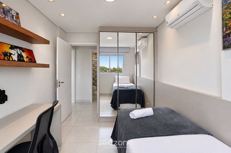 Apto. bien ubicado en Condo. c/ piscina CES0802