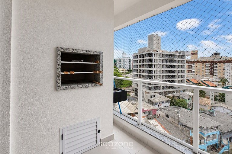 Apto. Bem localizado em Cond. c/ Piscina CES0802