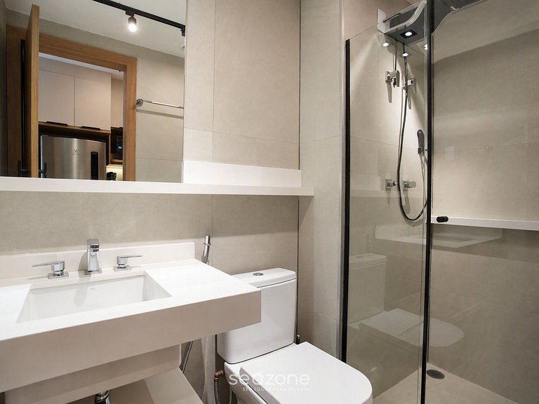 Apto. Bien ubicado en Condo. c/ Piscina EQP0404