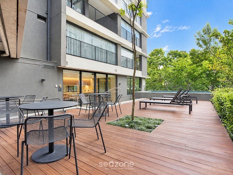 Apto. Bem localizado em Cond. c/ Piscina EQP0404