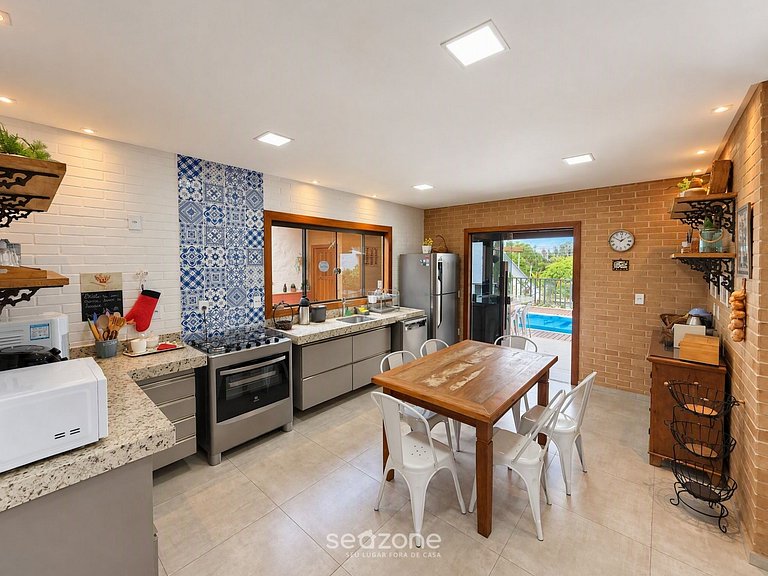 Casa c/ Piscina Priv. e Churrasq. MGA0028