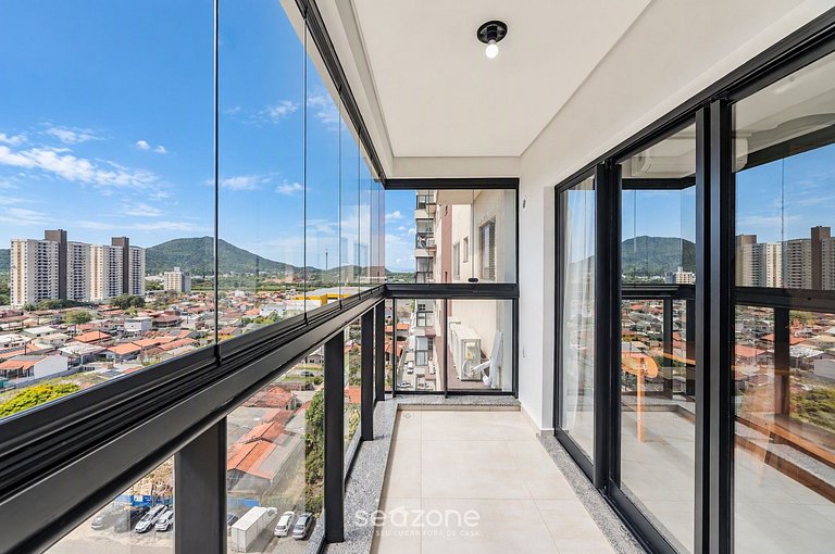Apto. c/ vista p/ Mar em Cond. c/ Piscina LAV1203