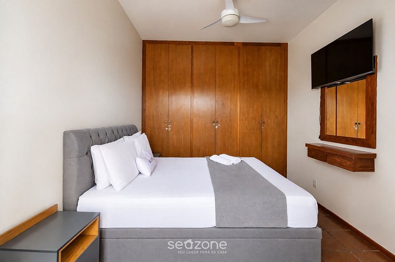 Apto. em Cond. c/ Piscina e Vista Lago JVE0222